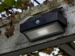 Lutec LED Solar Wandleuchte ARROW Mit Bewegungsmelder, Breite 17,6cm