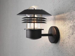 Konstsmide Moderne Außen Wandlaterne MODENA Stehend, Aluminium Schwarz, Höhe 23cm